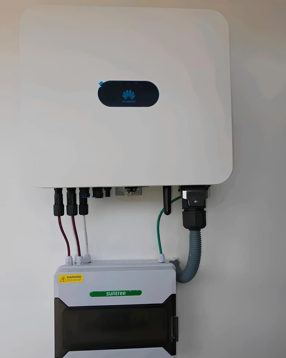 Inversor Huawei de la serie SUN2000 instalado por RA-AMON